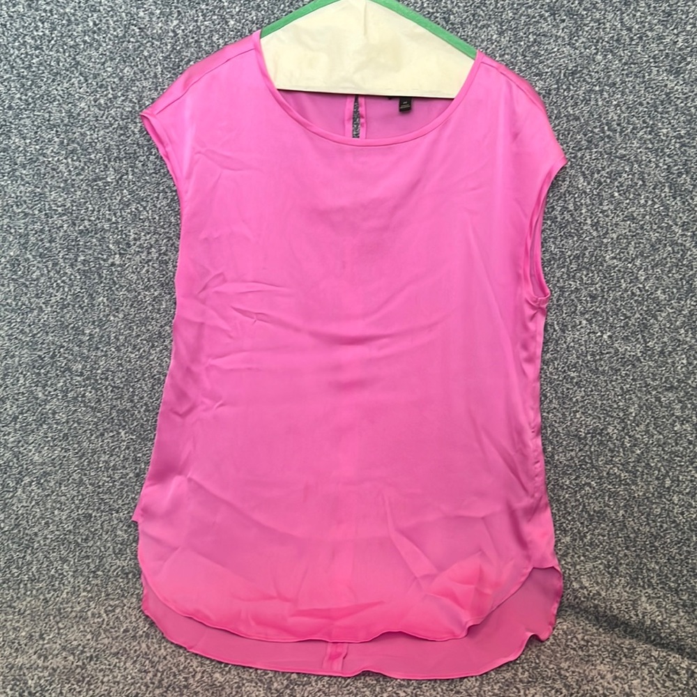 Banana Republic Shell/blouse; Size M; gently used.